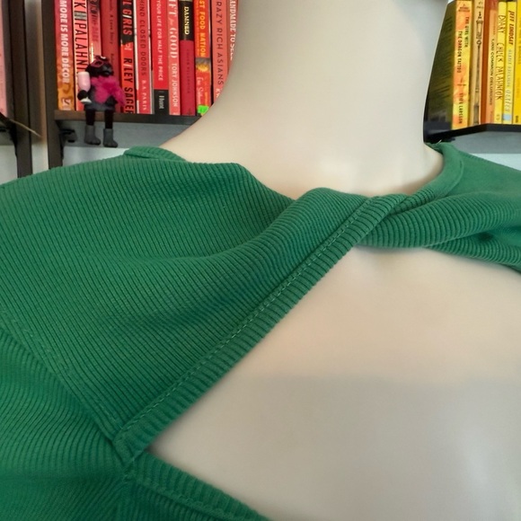 Elegant Green Cut-Out Twist-Front Dress - Picture 4 of 7